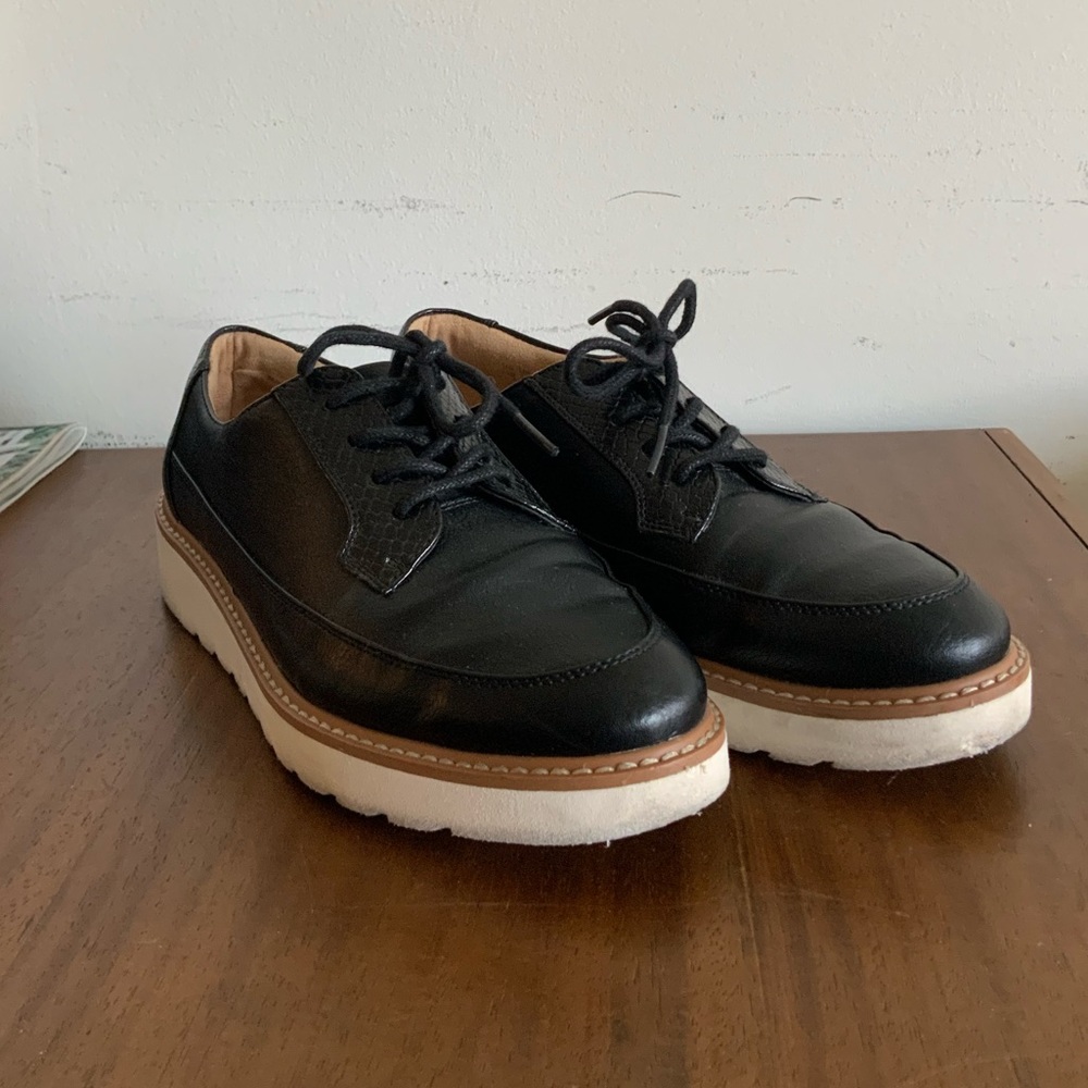 Naturalizer black loafers size 8.5